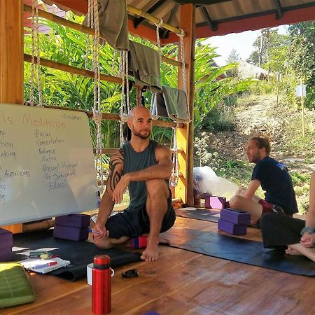 True Nature Chiang Mai - Yoga & Meditation Homestay Retreat Extérieur photo
